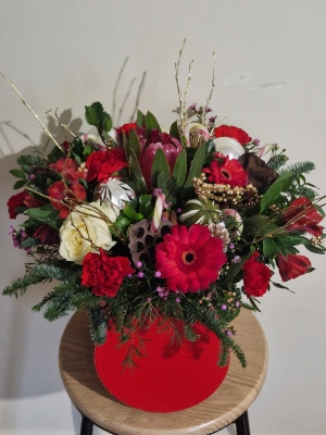 Festive feel hatbox