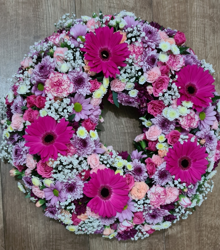 Loose open posy